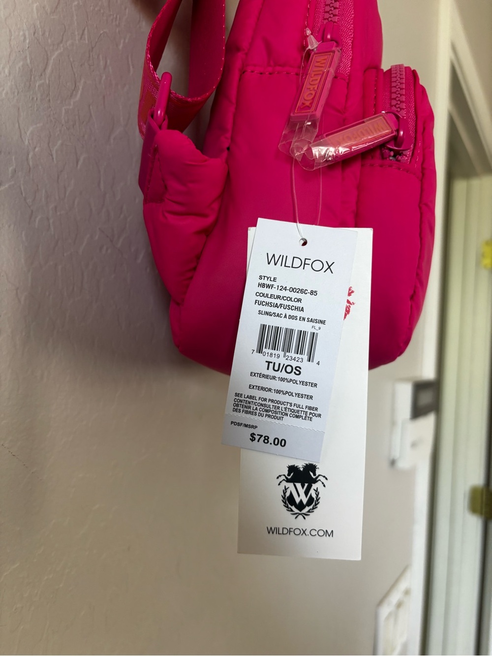Wildfox NWT Fuchsia Sling Bag with logo adjustable guitar strap - Picture 5 of 6